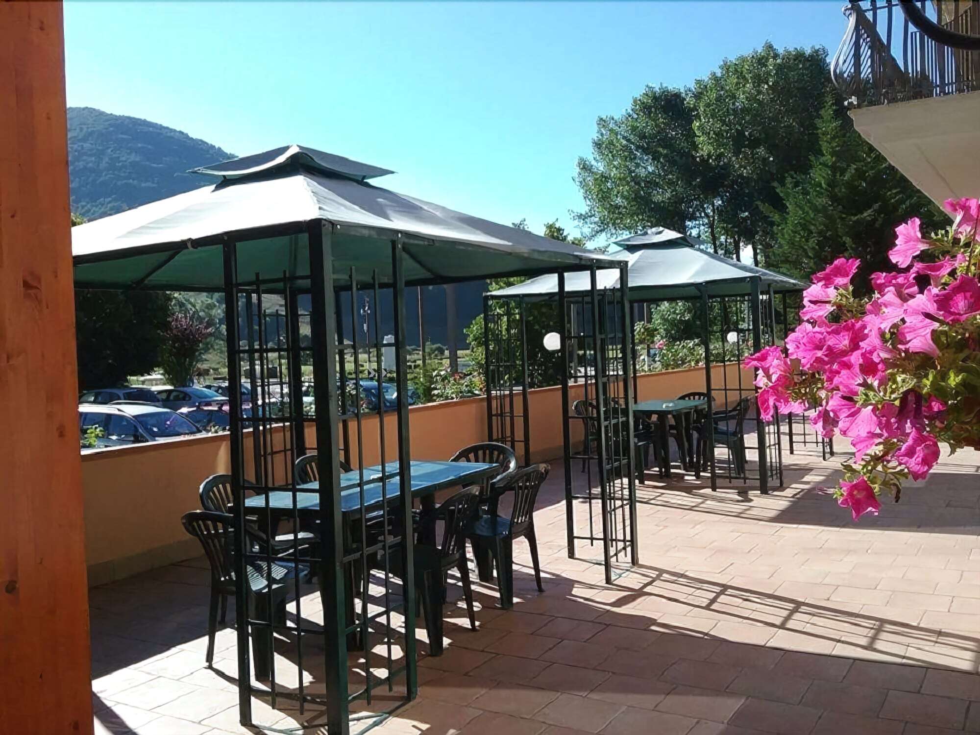 Alba Sporting Hotel Рока ди Медзо Екстериор снимка